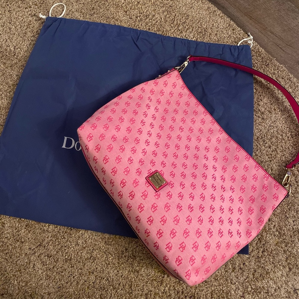 DOONEY & BOURKE RARE SHOULDER BAG offers welcome!